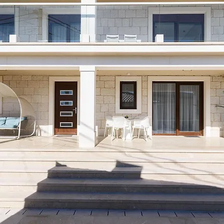 Villa Denis ,seget Donji,