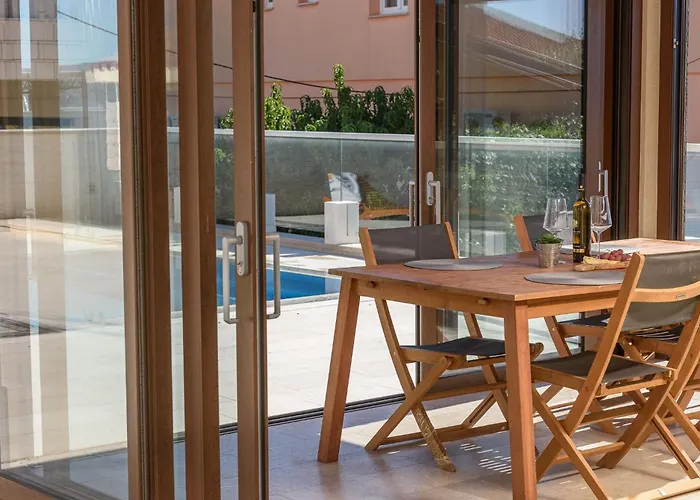 Villa Denis ,seget Donji,