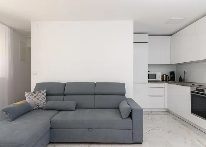 Denis ,seget Donji, Villa Trogir