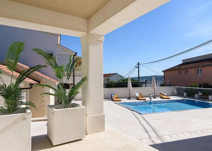 Denis ,seget Donji, Villa Trogir