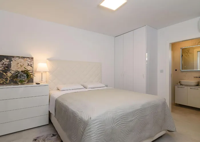 Denis ,seget Donji, Villa Trogir