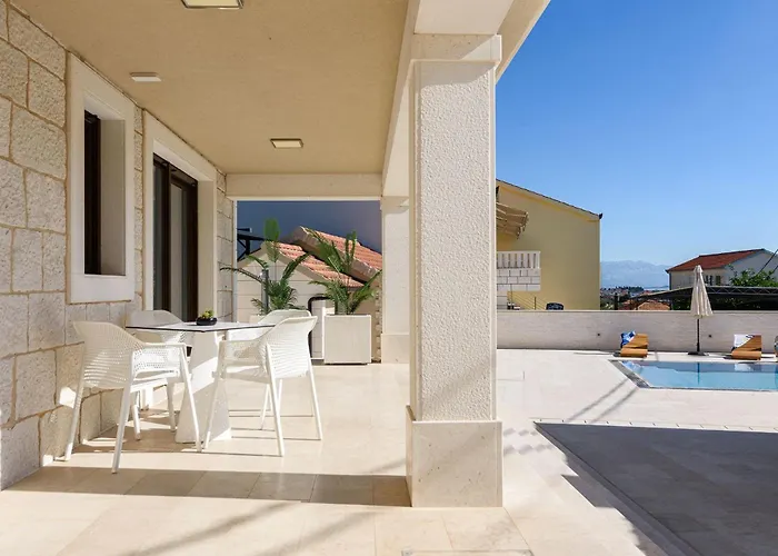 Villa Denis ,seget Donji,